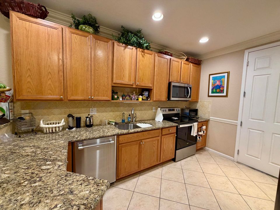 出租: $2,995 (4 贝兹, 3 浴室, 2018 平方英尺)