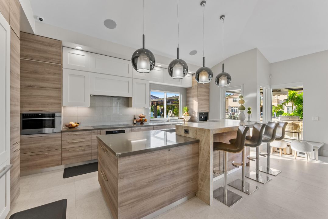 待售: $8,750,000 (8 贝兹, 7 浴室, 6498 平方英尺)