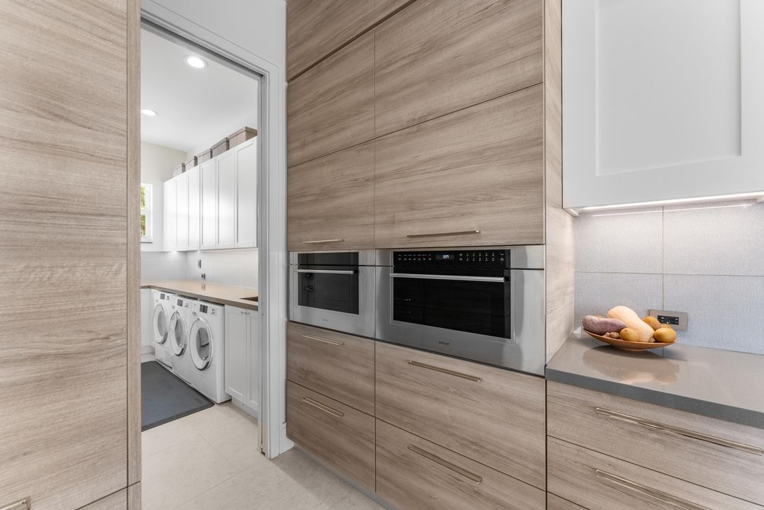 待售: $8,750,000 (8 贝兹, 7 浴室, 6498 平方英尺)