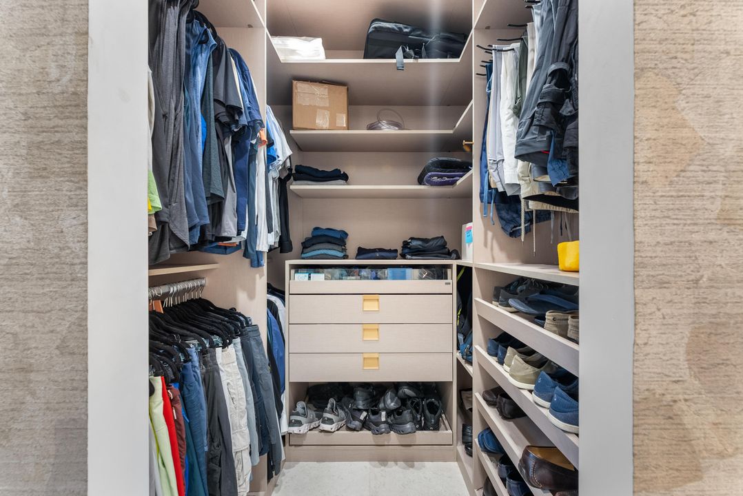 待售: $8,750,000 (8 贝兹, 7 浴室, 6498 平方英尺)