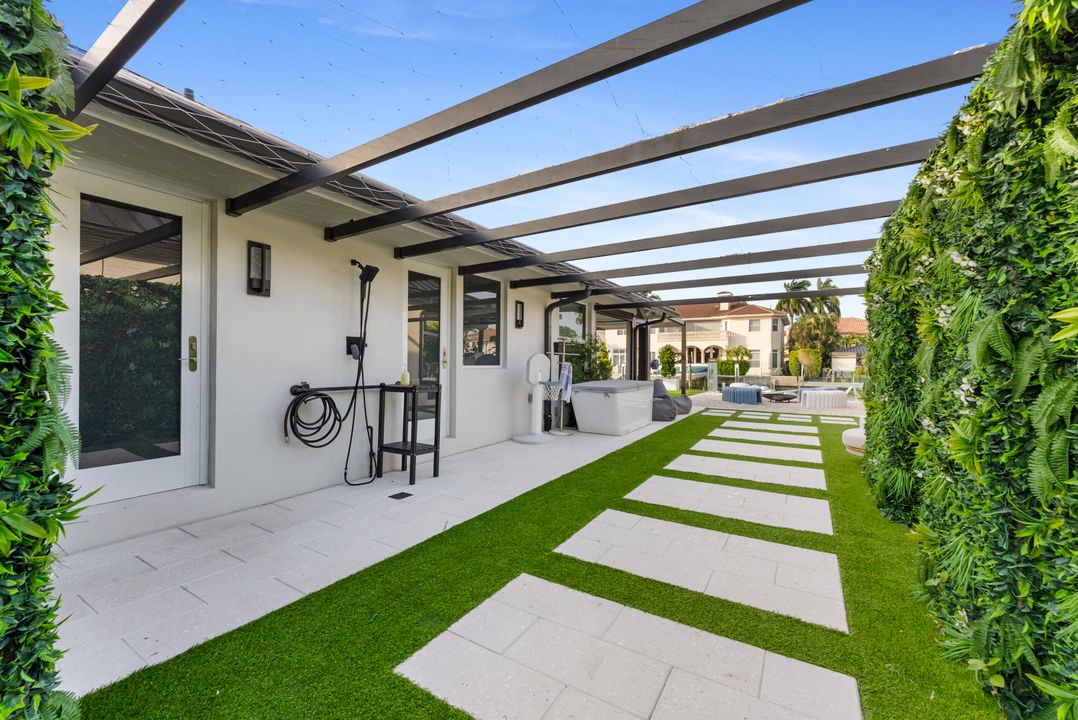 待售: $8,750,000 (8 贝兹, 7 浴室, 6498 平方英尺)