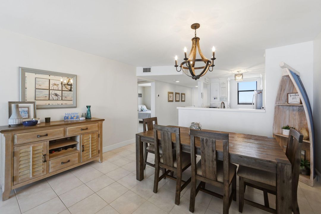 For Rent: $4,200 (2 beds, 2 baths, 1023 Square Feet)