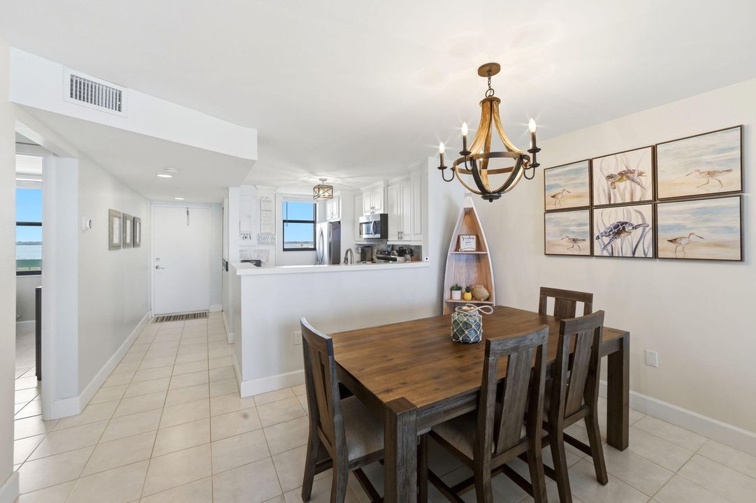 For Rent: $4,200 (2 beds, 2 baths, 1023 Square Feet)