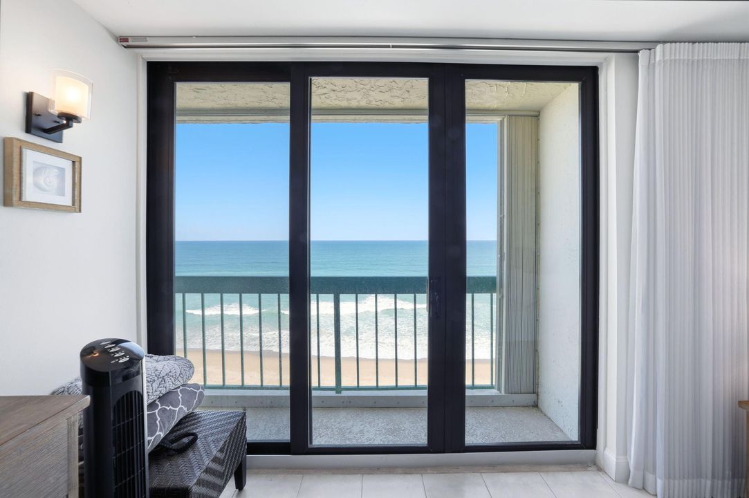 For Rent: $4,200 (2 beds, 2 baths, 1023 Square Feet)