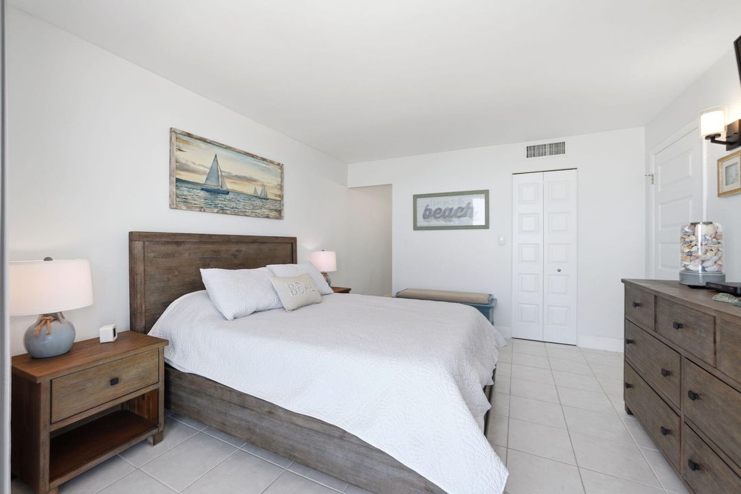 For Rent: $4,200 (2 beds, 2 baths, 1023 Square Feet)