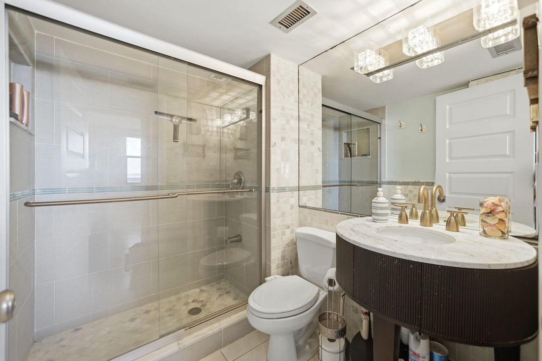 For Rent: $4,200 (2 beds, 2 baths, 1023 Square Feet)