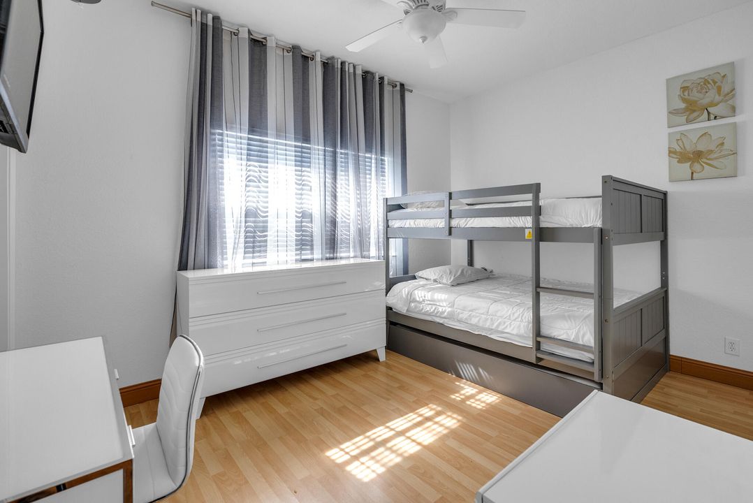 For Sale: $480,000 (3 beds, 3 baths, 1988 Square Feet)