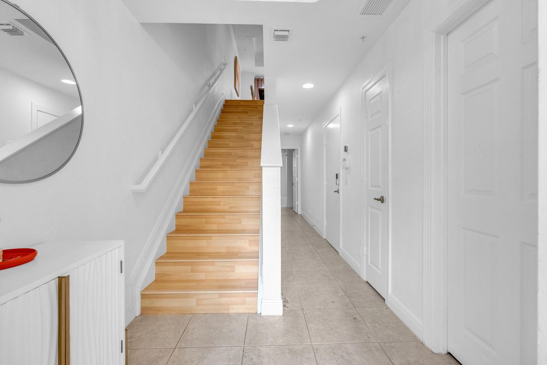 For Sale: $480,000 (3 beds, 3 baths, 1988 Square Feet)