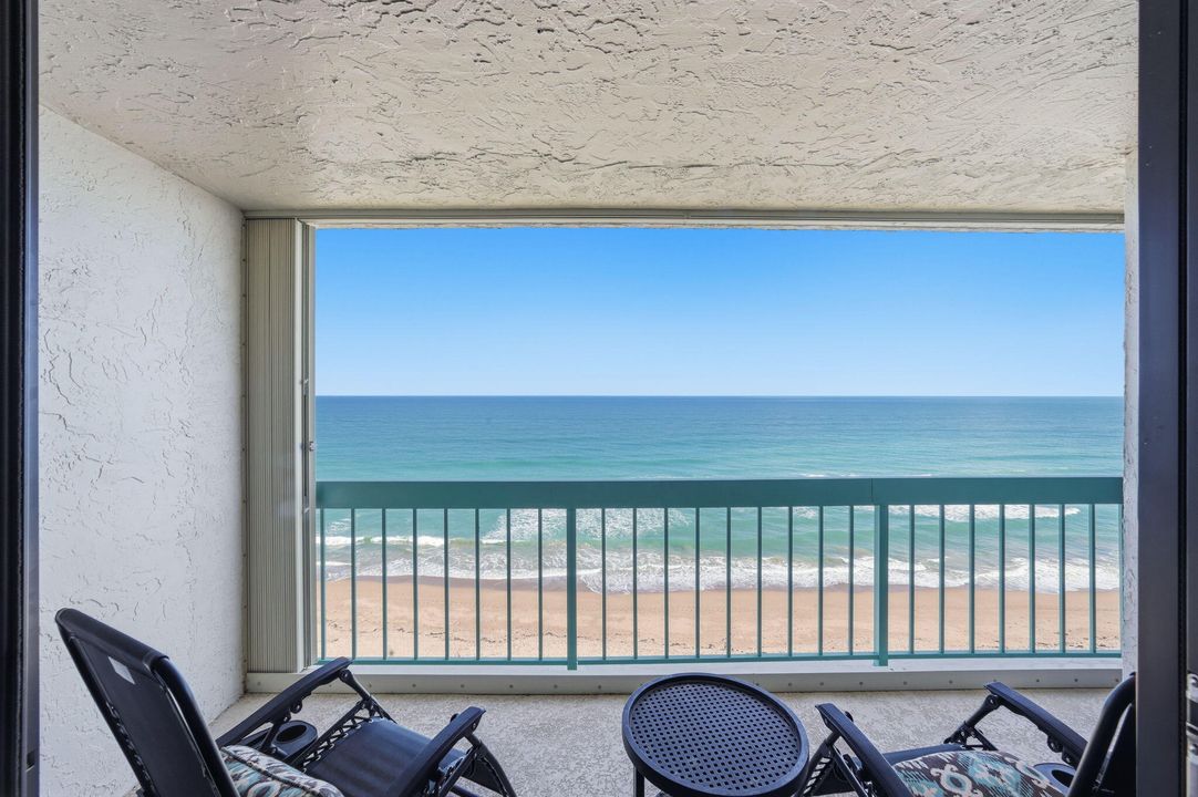 For Rent: $4,200 (2 beds, 2 baths, 1023 Square Feet)