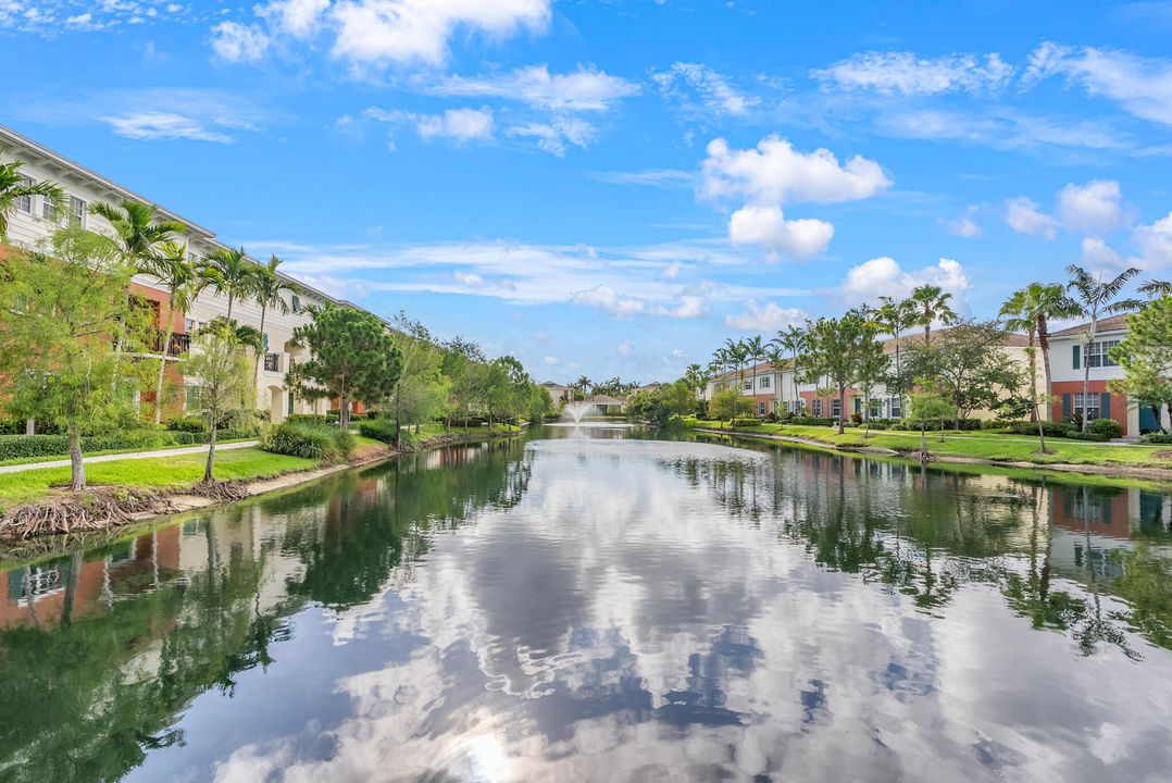 For Sale: $480,000 (3 beds, 3 baths, 1988 Square Feet)