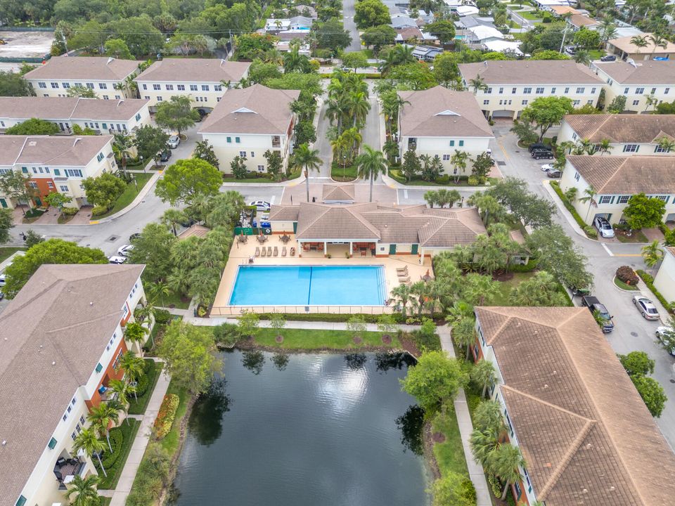 For Sale: $480,000 (3 beds, 3 baths, 1988 Square Feet)