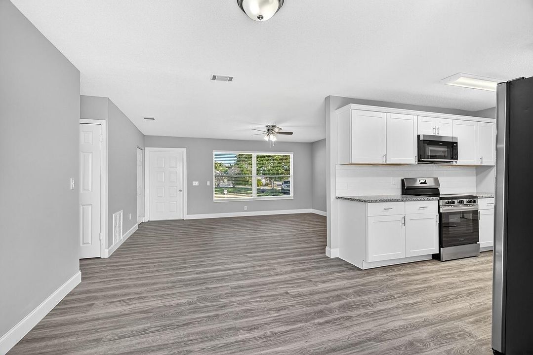 Active With Contract: $295,000 (3 beds, 2 baths, 1325 Square Feet)