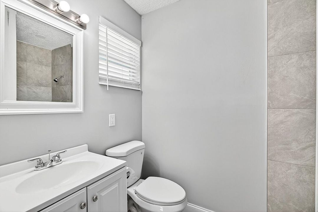 Active With Contract: $295,000 (3 beds, 2 baths, 1325 Square Feet)