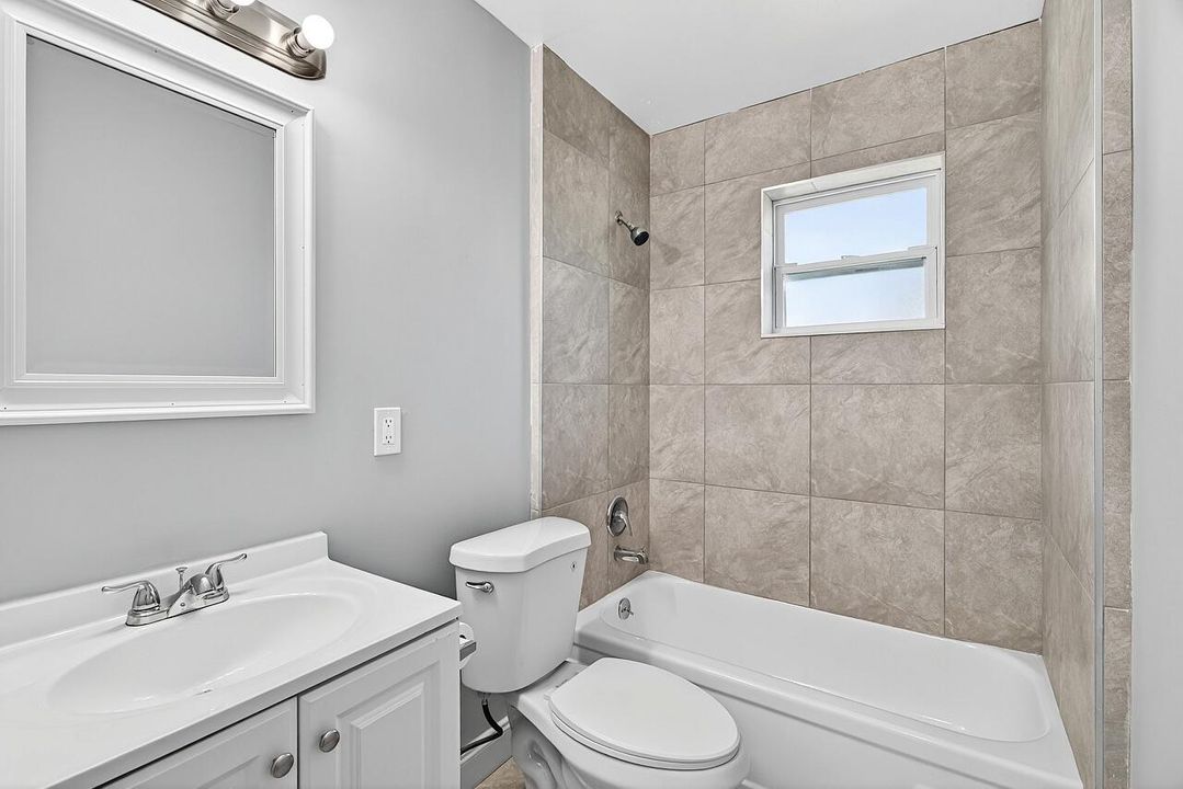 Active With Contract: $295,000 (3 beds, 2 baths, 1325 Square Feet)