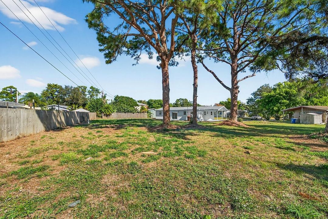 Active With Contract: $295,000 (3 beds, 2 baths, 1325 Square Feet)