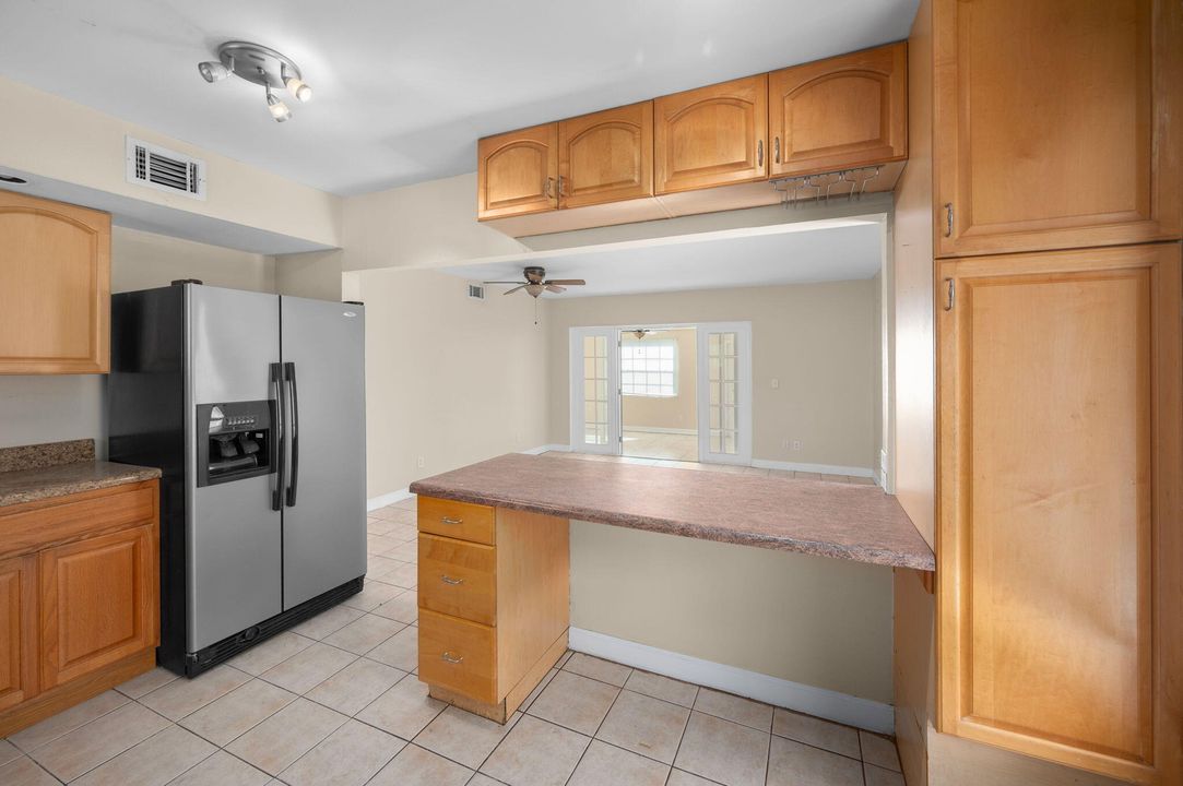 For Sale: $280,577 (3 beds, 2 baths, 1324 Square Feet)
