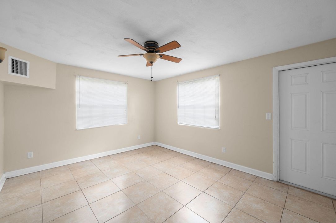 For Sale: $280,577 (3 beds, 2 baths, 1324 Square Feet)