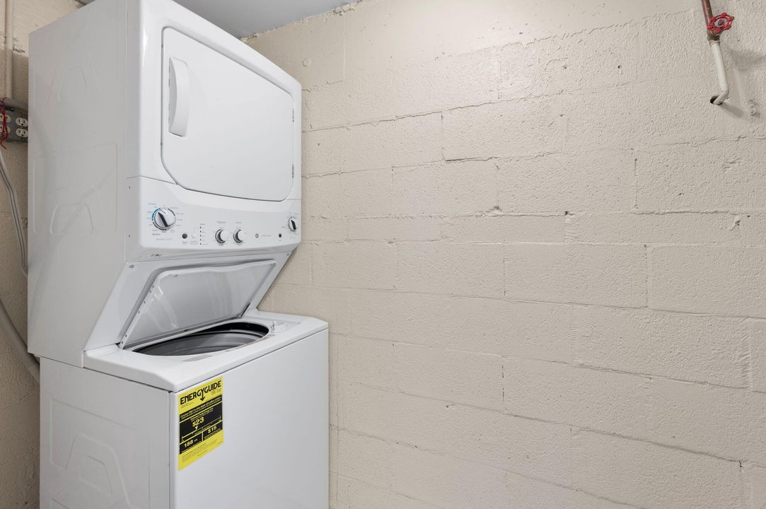 For Sale: $280,577 (3 beds, 2 baths, 1324 Square Feet)