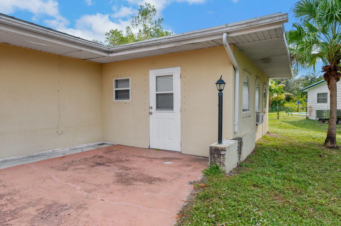 For Sale: $280,577 (3 beds, 2 baths, 1324 Square Feet)