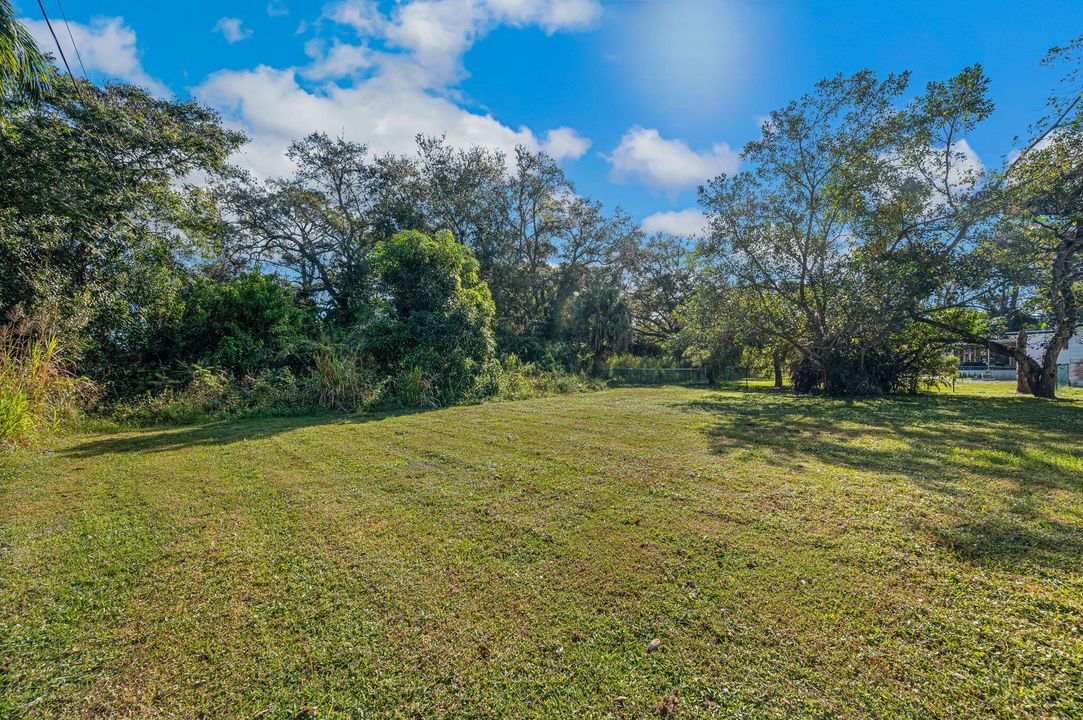 For Sale: $280,577 (3 beds, 2 baths, 1324 Square Feet)