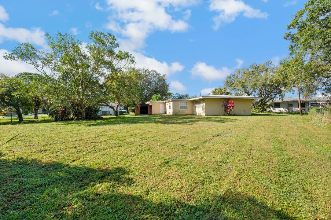 For Sale: $280,577 (3 beds, 2 baths, 1324 Square Feet)