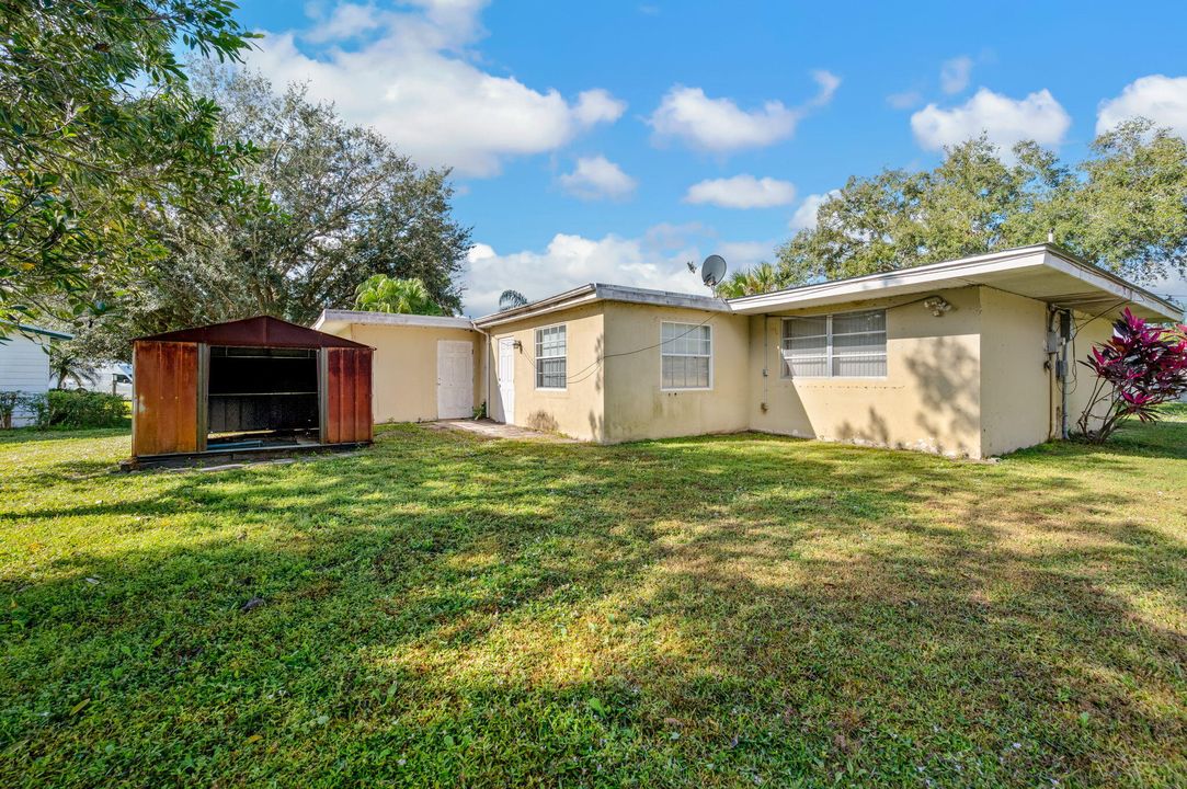 For Sale: $280,577 (3 beds, 2 baths, 1324 Square Feet)