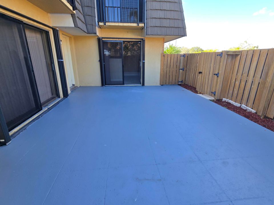 合同活跃: $2,200 (2 贝兹, 2 浴室, 1236 平方英尺)