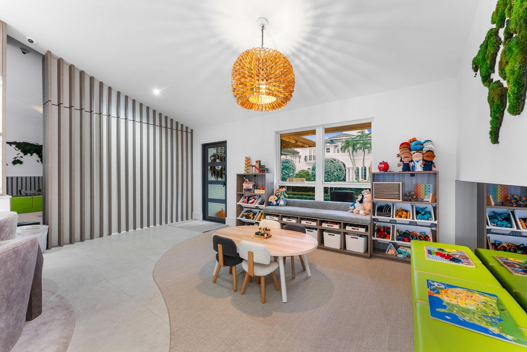 待售: $8,750,000 (8 贝兹, 7 浴室, 6498 平方英尺)