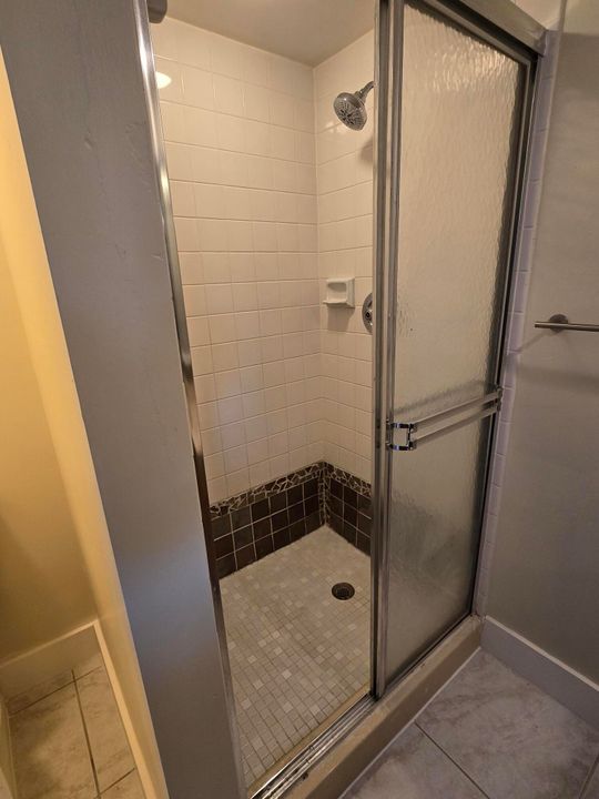 合同活跃: $2,200 (2 贝兹, 2 浴室, 1236 平方英尺)