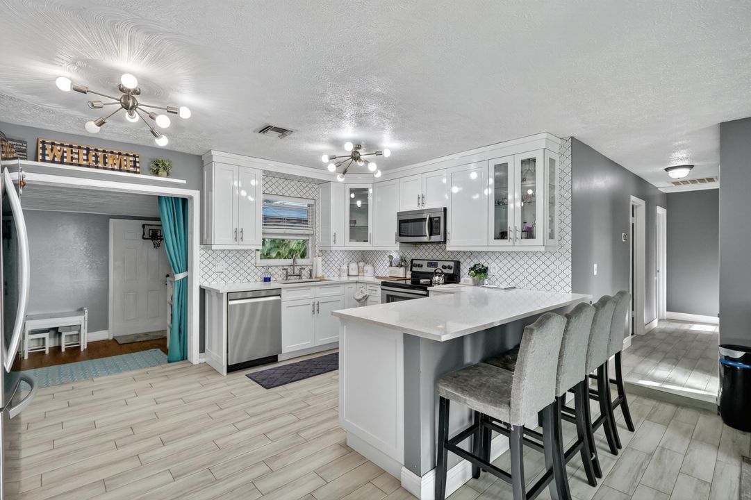 En Venta: $360,000 (3 camas, 2 baños, 1296 Pies cuadrados)