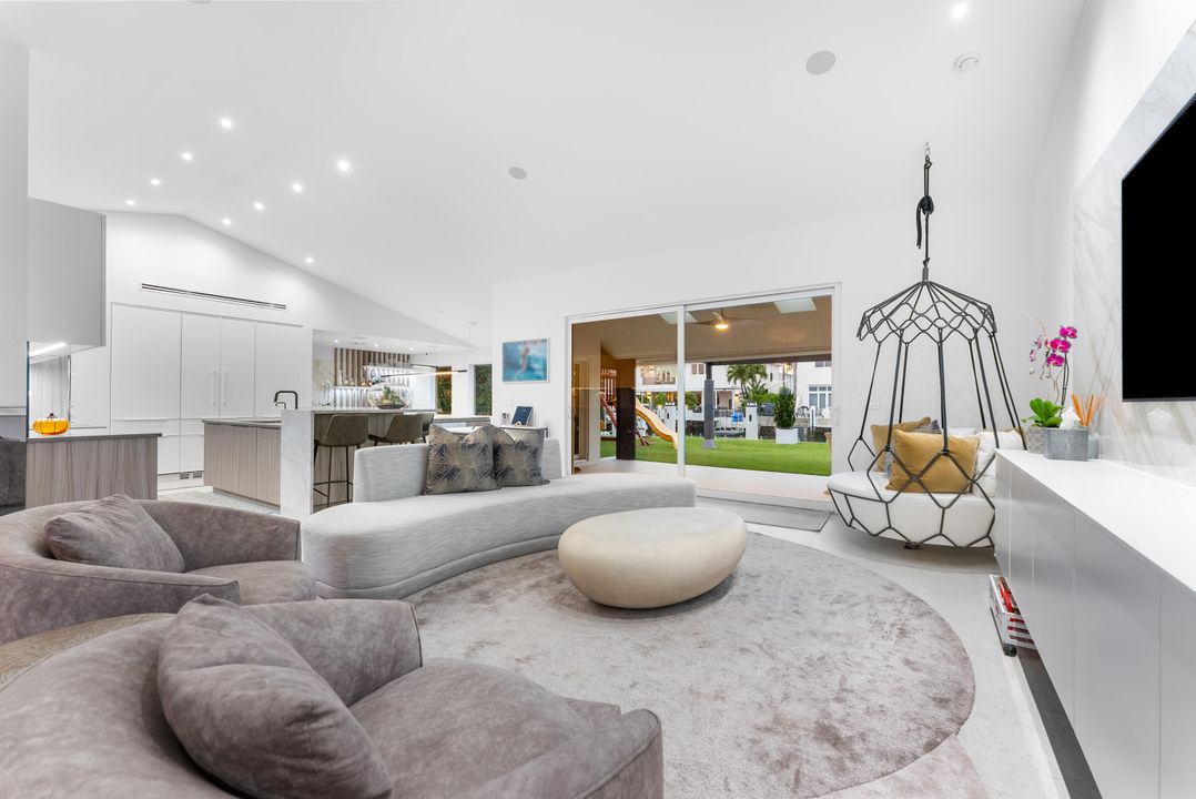 待售: $8,750,000 (8 贝兹, 7 浴室, 6498 平方英尺)