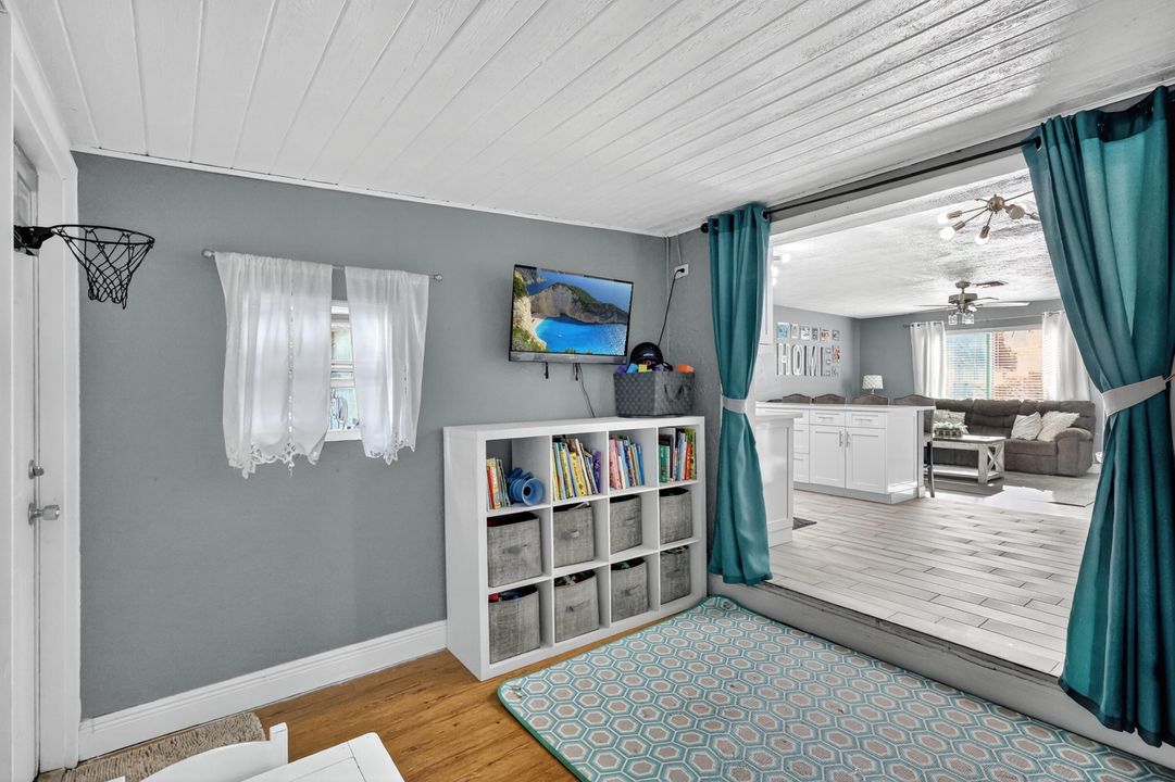 En Venta: $360,000 (3 camas, 2 baños, 1296 Pies cuadrados)