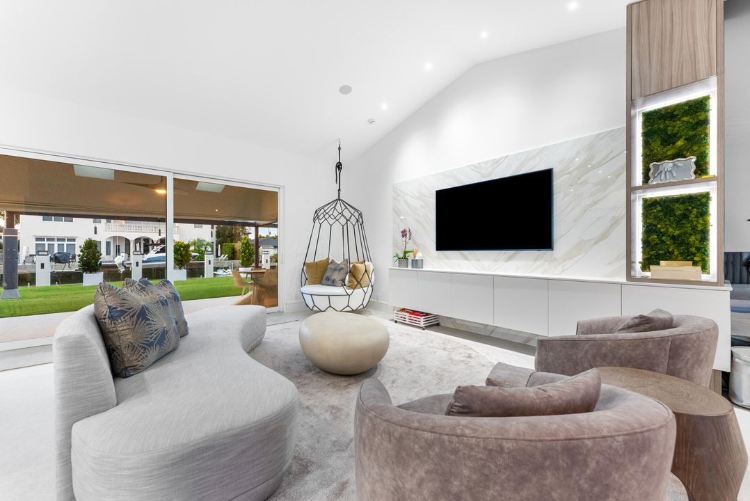 待售: $8,750,000 (8 贝兹, 7 浴室, 6498 平方英尺)