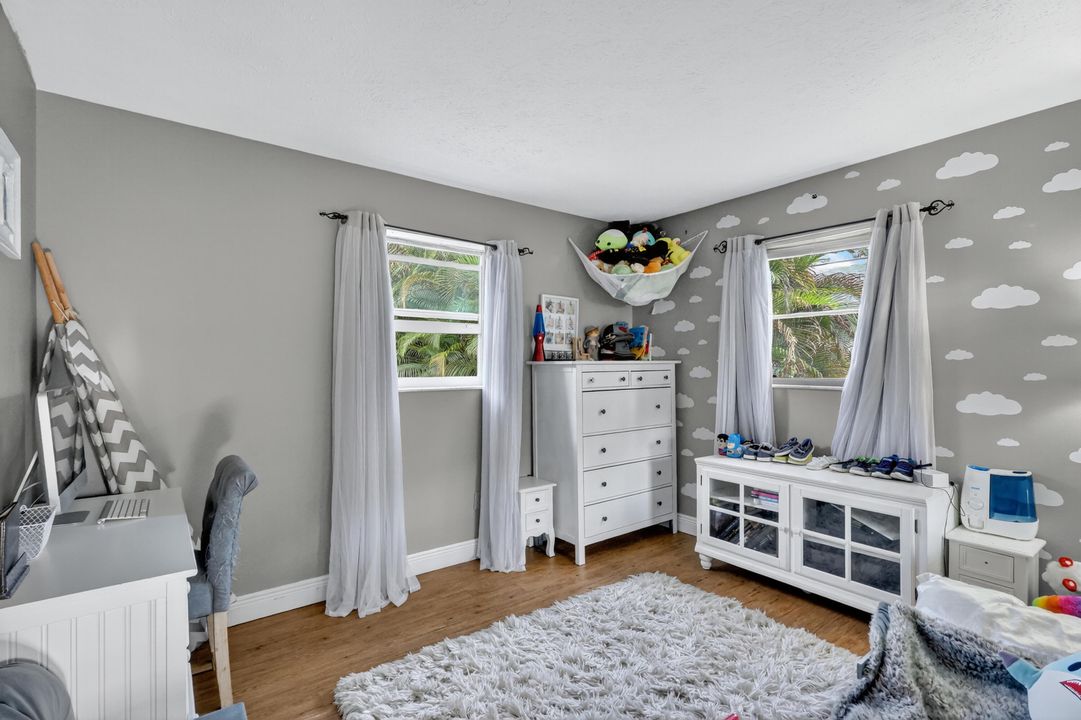 En Venta: $360,000 (3 camas, 2 baños, 1296 Pies cuadrados)