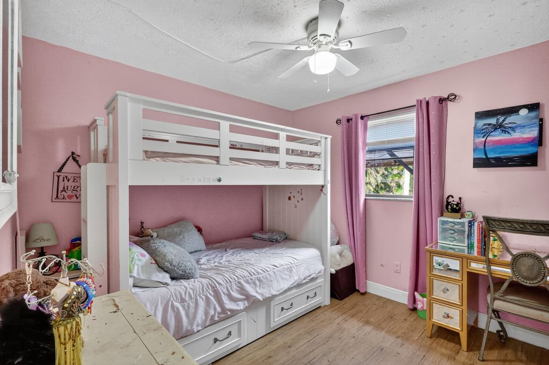 En Venta: $360,000 (3 camas, 2 baños, 1296 Pies cuadrados)