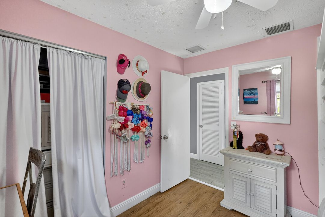 En Venta: $360,000 (3 camas, 2 baños, 1296 Pies cuadrados)