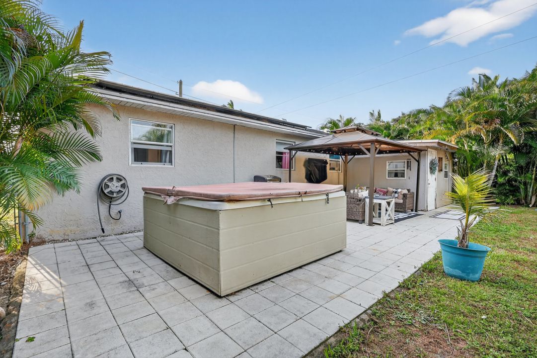 En Venta: $360,000 (3 camas, 2 baños, 1296 Pies cuadrados)