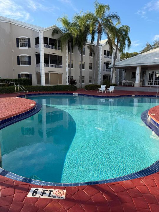 For Rent: $1,700 (1 beds, 1 baths, 900 Square Feet)