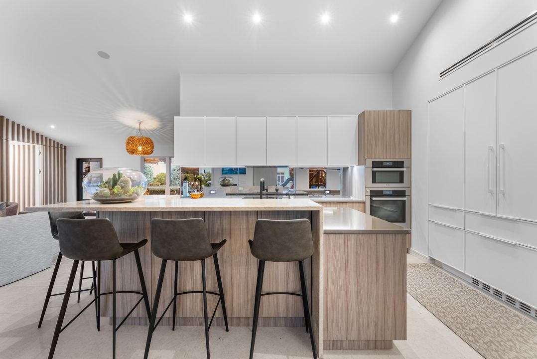 待售: $8,750,000 (8 贝兹, 7 浴室, 6498 平方英尺)