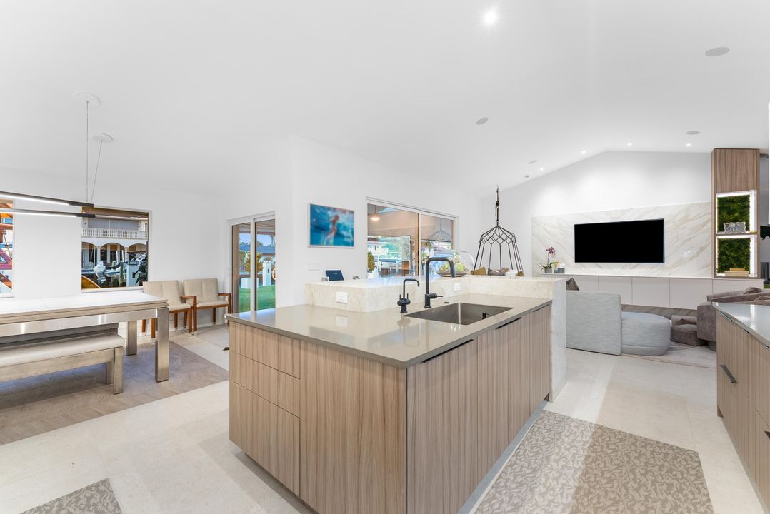 待售: $8,750,000 (8 贝兹, 7 浴室, 6498 平方英尺)