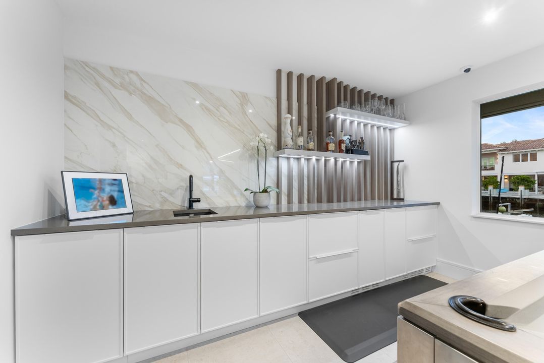 待售: $8,750,000 (8 贝兹, 7 浴室, 6498 平方英尺)