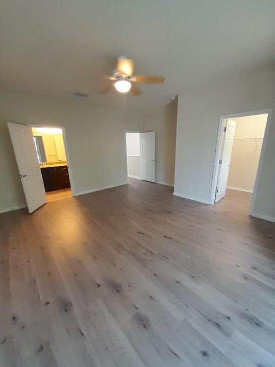 出租: $3,200 (3 贝兹, 2 浴室, 1601 平方英尺)