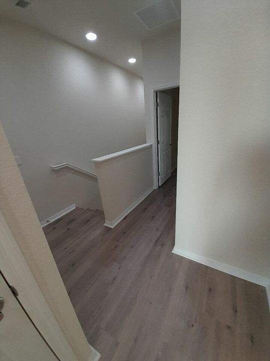 出租: $3,200 (3 贝兹, 2 浴室, 1601 平方英尺)