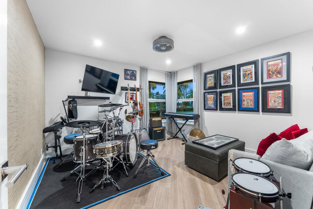 待售: $8,750,000 (8 贝兹, 7 浴室, 6498 平方英尺)