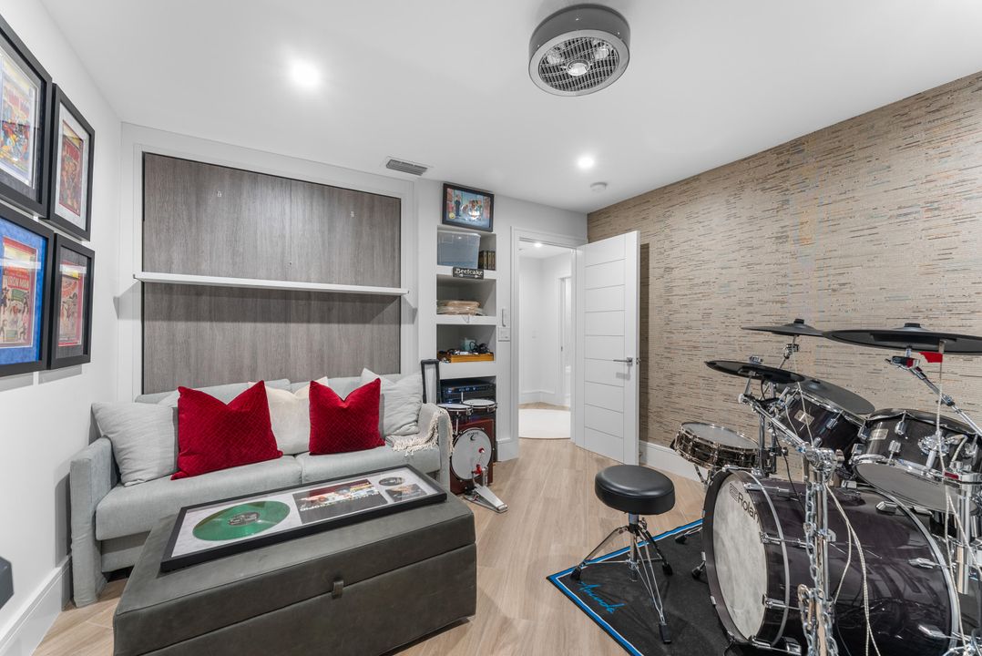 待售: $8,750,000 (8 贝兹, 7 浴室, 6498 平方英尺)