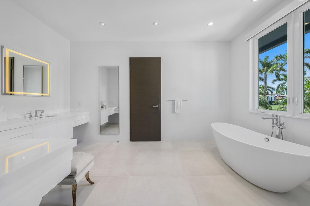 For Sale: $14,495,000 (6 beds, 7 baths, 7911 Square Feet)