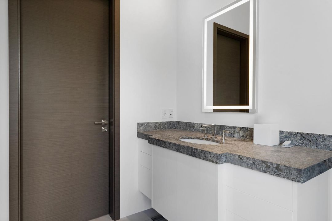 For Sale: $14,495,000 (6 beds, 7 baths, 7911 Square Feet)