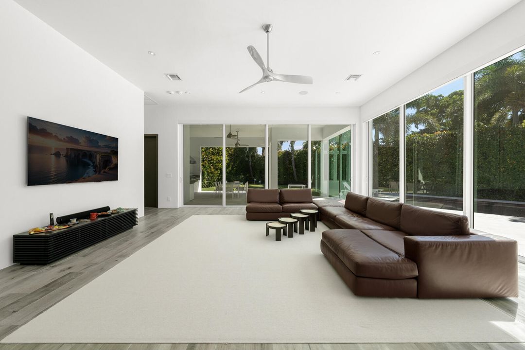 For Sale: $14,495,000 (6 beds, 7 baths, 7911 Square Feet)