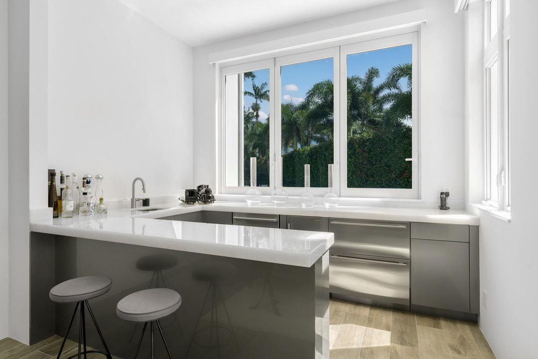 For Sale: $14,495,000 (6 beds, 7 baths, 7911 Square Feet)