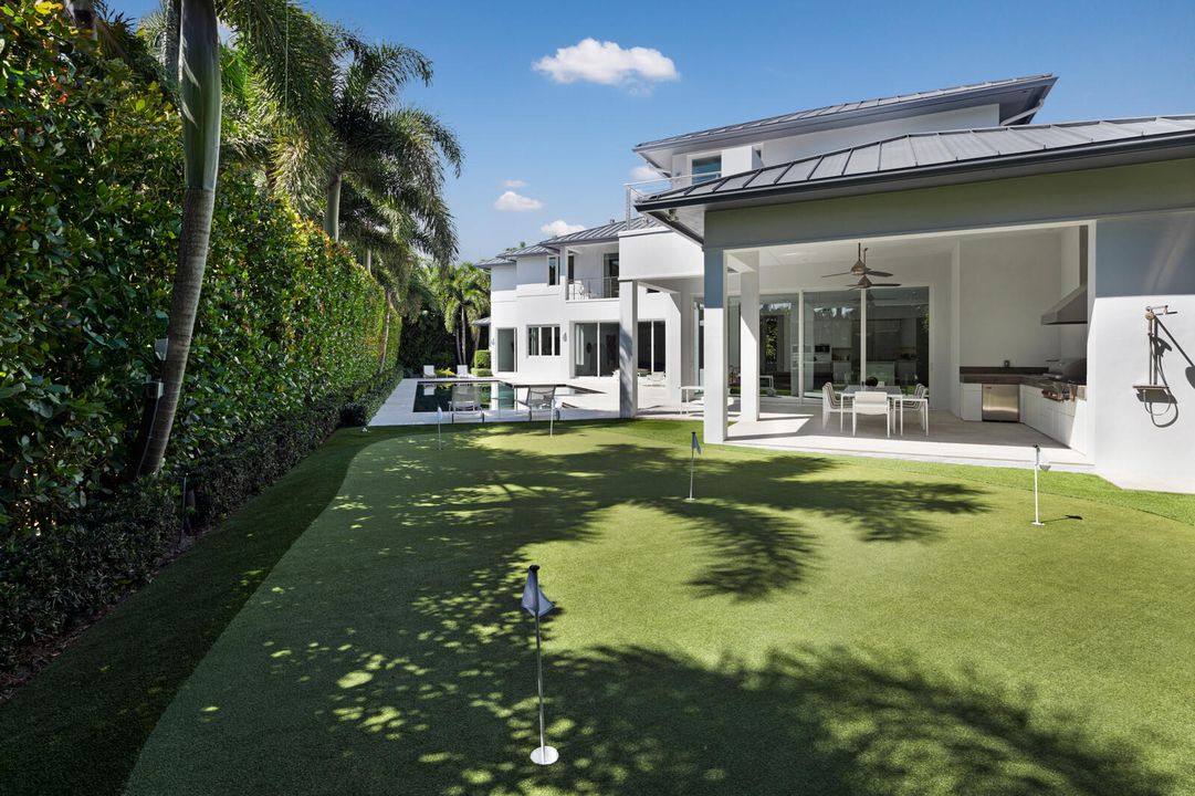 For Sale: $14,495,000 (6 beds, 7 baths, 7911 Square Feet)